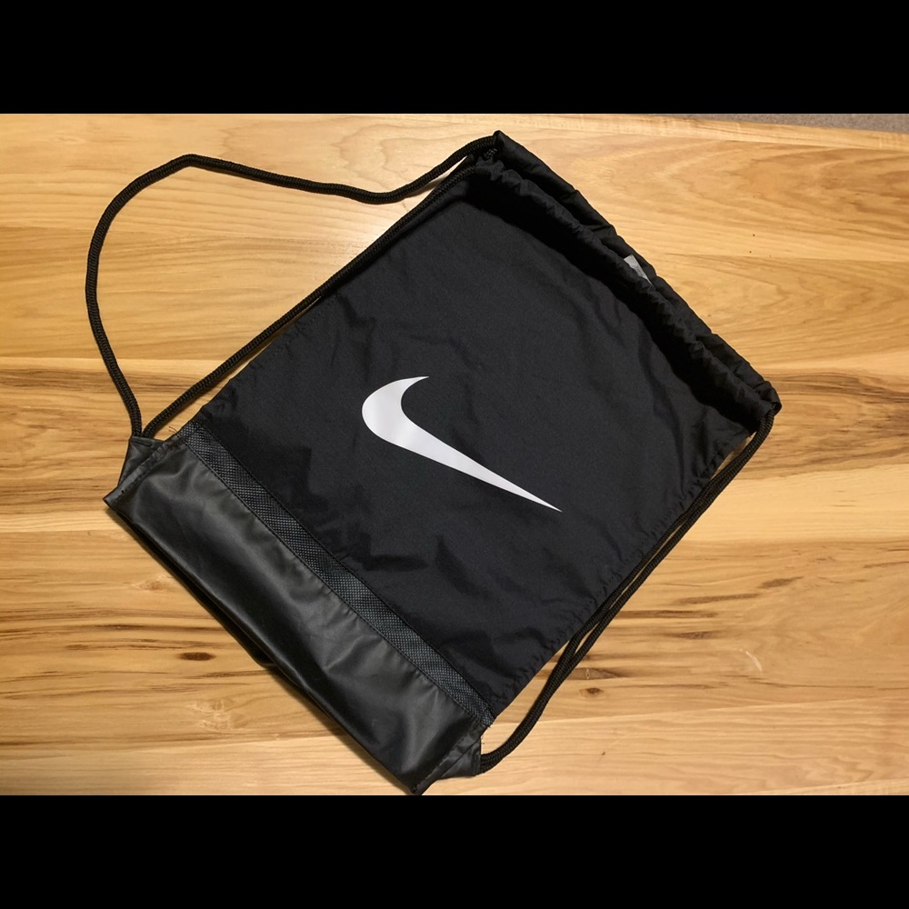 New Nike draw string bag w/zipper